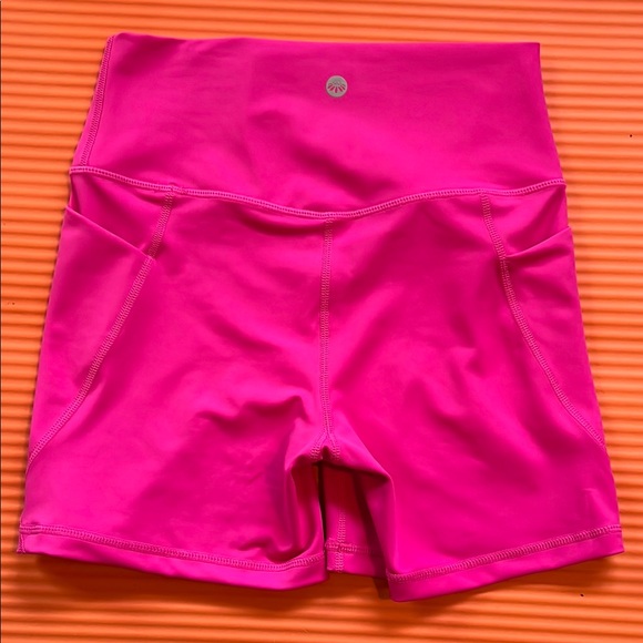 Women's Pink Senita 5” Lux High-Waisted Rio Shorts - small - Picture 3 of 4